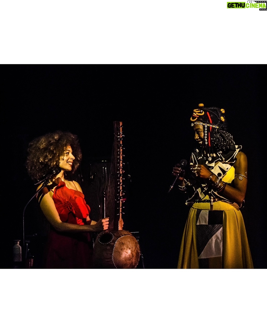 Fatoumata Diawara - 4.8K Likes - Grand soleil aux Folies Bergeres☀️❤️
Merci @fatoumata_diawara__ , @lubiana_k , @madousidikidiabate , l’#AfroPopOrchestra, nos invités géniaux, l’équipage, et vous pour ces retrouvailles fraternelles!! Quand je pense que ce n’est que le début… 🔥🔥🔥
@lamomali
@fatoumata_diawara__
@madousidikidiabate
@lubiana_k
@corentin.pujol
@maxime_garoute_
@mikeclintonbass
#BoubacarDembele
@yamebantu
@patrickwatsonofficial
@ibrahimmaaloufofficial
@oxmopuccino
Concert avant-première Lamomali « Totem » / Folies Bergère 01.04.2025
Photos: @lecollegefoufoufou
Vidéos: @victorsellier_ @manson_jb @timotheehilst