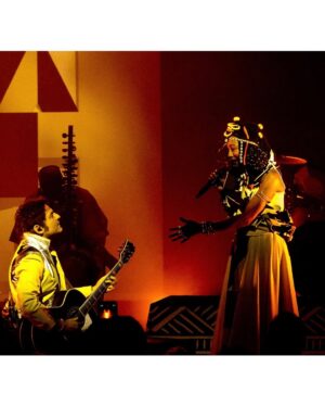 Fatoumata Diawara Instagram - Grand soleil aux Folies Bergeres☀️❤️
Merci @fatoumata_diawara__ , @lubiana_k , @madousidikidiabate , l’#AfroPopOrchestra, nos invités géniaux, l’équipage, et vous pour ces retrouvailles fraternelles!! Quand je pense que ce n’est que le début… 🔥🔥🔥

@lamomali
@fatoumata_diawara__ 
@madousidikidiabate 
@lubiana_k 
@corentin.pujol 
@maxime_garoute_ 
@mikeclintonbass 
#BoubacarDembele
@yamebantu 
@patrickwatsonofficial 
@ibrahimmaaloufofficial 
@oxmopuccino 

Concert avant-première Lamomali « Totem » / Folies Bergère 01.04.2025
Photos: @lecollegefoufoufou 
Vidéos: @victorsellier_ @manson_jb @timotheehilst