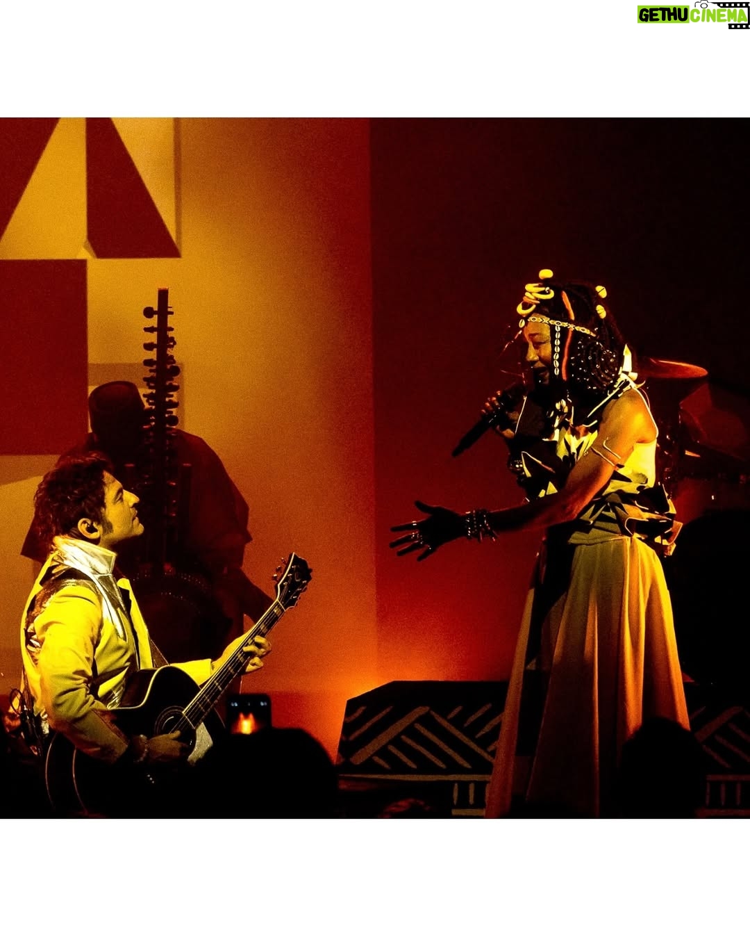 Fatoumata Diawara - 4.8K Likes - Grand soleil aux Folies Bergeres☀️❤️
Merci @fatoumata_diawara__ , @lubiana_k , @madousidikidiabate , l’#AfroPopOrchestra, nos invités géniaux, l’équipage, et vous pour ces retrouvailles fraternelles!! Quand je pense que ce n’est que le début… 🔥🔥🔥
@lamomali
@fatoumata_diawara__
@madousidikidiabate
@lubiana_k
@corentin.pujol
@maxime_garoute_
@mikeclintonbass
#BoubacarDembele
@yamebantu
@patrickwatsonofficial
@ibrahimmaaloufofficial
@oxmopuccino
Concert avant-première Lamomali « Totem » / Folies Bergère 01.04.2025
Photos: @lecollegefoufoufou
Vidéos: @victorsellier_ @manson_jb @timotheehilst