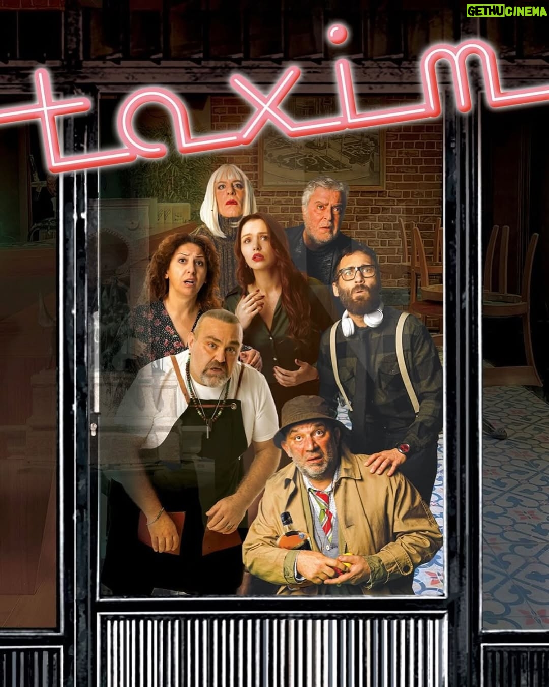 Felicia Sağnak - 17.3K Likes - Bir kostüm.
Biraz ışık.
Birkaç replik.
Sonra kendini buluyorsun.
Sonra kendini kaybediyorsun.
Ve en garip olanı:
Hepsi planlı.
İyi ki tiyatro. 🎭