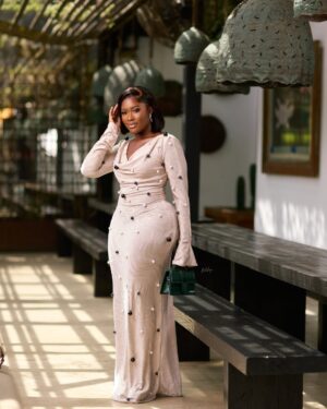 Fella Makafui Instagram - Oh hey there 🤭

Outfit: @y_i_b_e 
Mua: @ohemaas_makeover 
Hair : @cutecutpalour 
Photo: @blakeyephotography 
Location: @santokuaccra