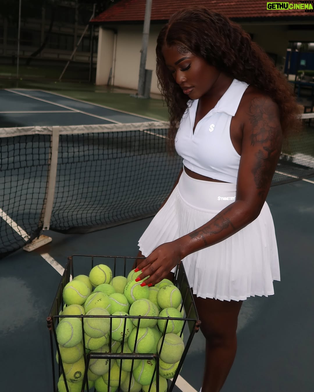 Fella Makafui - 44.4K Likes - Found me a new hobby 😊 🎾
Who else loves tennis?
Outfit: @symmetrygears
