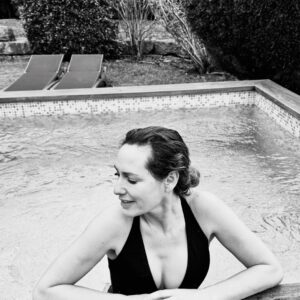 Actress Fernanda Serrano HD Photos and Wallpapers April 2025