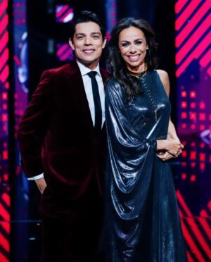 Filomena Cautela Instagram - Ainda sobre o Festival: As canções ficam todas para todas e todos nós. 
Obrigada aos concorrentes, e a toda a equipa da RTP que não dormiu durante 1 mês, bravas e bravos. 

Muito importa agradecer ao @miguelvieiraofficial que tanto admiro, e @vanessamarquesstyling @leandraoliveira_makeup e à @maria_joao_andrade_hairstylist  obrigada pelo cuidado e eterna paciência.