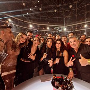 Filomena Cautela Instagram - Play 2025 🏒 

 @ineslopesgoncalves Por ti eu circulava às oito na IC19 
Diria que vale a pena verem todas as fotos para confirmarem que a @saracorreiafado foi a única que conseguiu ficar incrível em TODAS.. Rainha. 

E obrigada pois a quem montou aquele look executiva num zoom ou no Berghain, 
 @filipecarrico_styling e à  Frederica, @leandraoliveira_makeup
@maria_joao_andrade_hairstylist

Blazer @m.alves.goncalves top @stivali_boutiques @silviagnechimilano @kathiabuchojewellery e @21pr.conceptstore

Foto @laranetomakeup :)