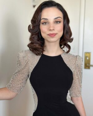 Fiona Palomo Instagram - y un par más 💐 hablé en un evento muy lindo anoche y me sentí como Hedy Lamarr. :)