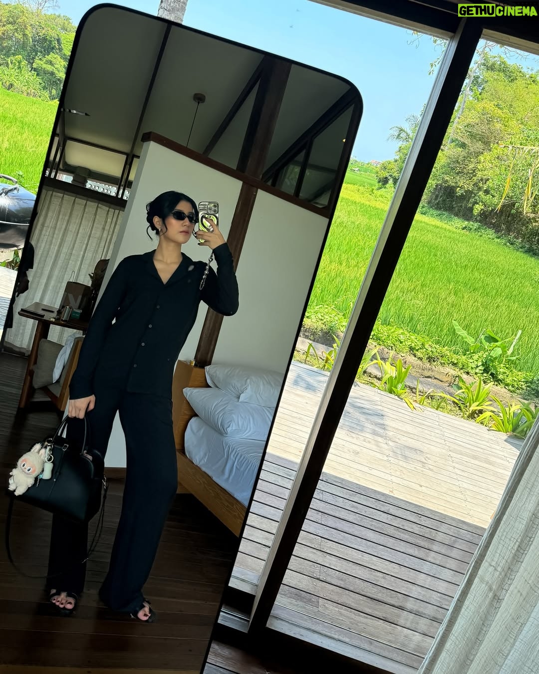 Fita Anggriani - 8.9K Likes - Dimana ada kaca , disitu zaya selpiii 🪞