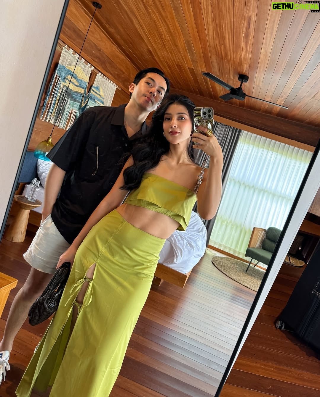 Fita Anggriani - 8.9K Likes - Dimana ada kaca , disitu zaya selpiii 🪞