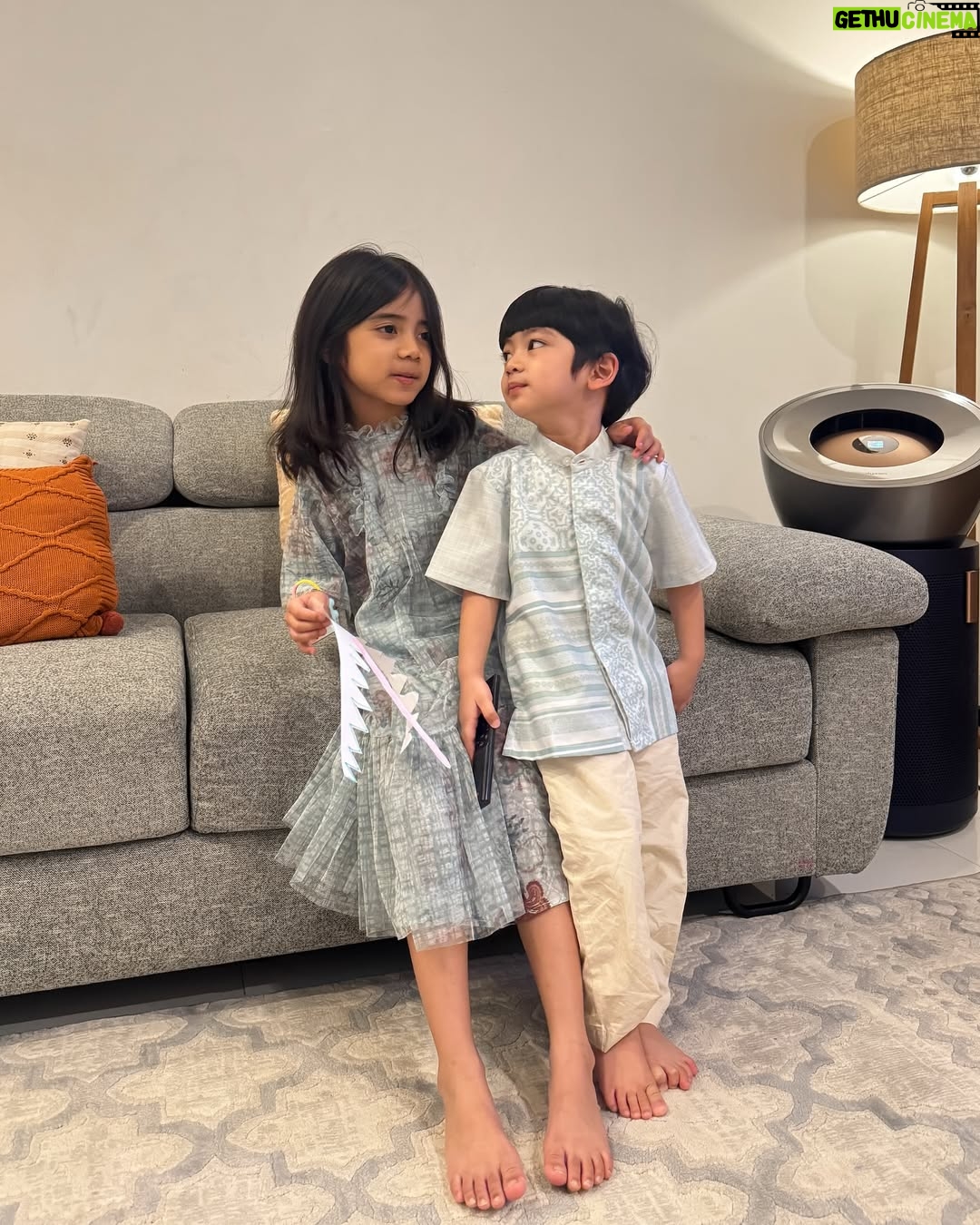 Fita Anggriani - 20K Likes - Alhamdulillah inem bisa pake gincu uga di hari raya , met lebaran ya warga 🙏🏻