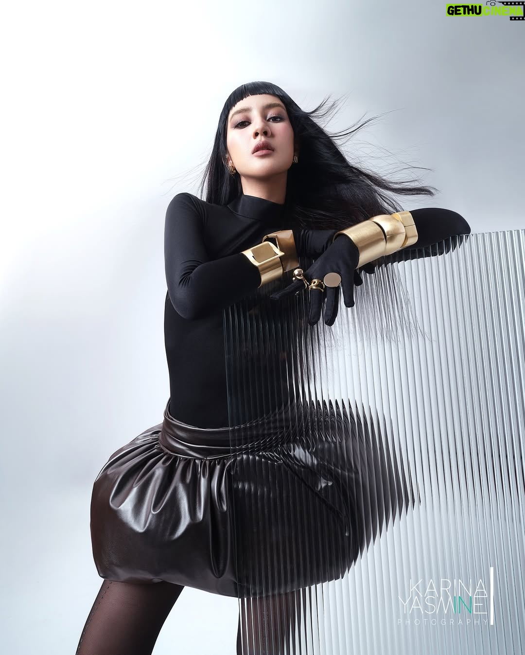 Fita Anggriani - 5.4K Likes - Our work for @fitaanggriani
#makeup @itsfrankywu #assisted @audrey_syelvera
#hairdo @hairbysinta
#fashionstylist @iwanlatiff #assisted @dianacilsxx
#wardrobe @samastudiofficial @caroline.devina_
#jewelry @i_got_isshu @franknco_id
#photographer @karinayasmine #retoucher @ivank26 #karinayasminephotography