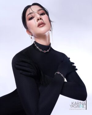 Fita Anggriani Instagram - Our work for @fitaanggriani 
#makeup @itsfrankywu #assisted @audrey_syelvera 
#hairdo @hairbysinta 
#fashionstylist @iwanlatiff #assisted @dianacilsxx 
#jewelry @franknco_id 
#photographer @karinayasmine #retoucher @ivank26 #karinayasminephotography