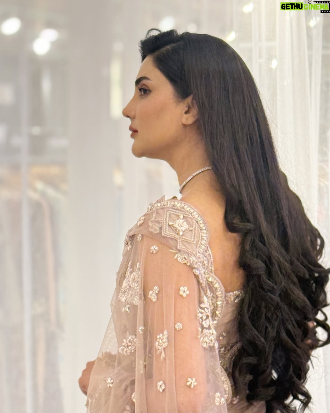 Fiza Ali - 4.6K Likes - Elegance isn’t about being noticed, it’s about being remembered. Draped in tradition, sprinkled with a touch of grace. #FizaAli #SareeNotSari #GraceInEveryDrape #DesiVibes #ElegancePersonified #SareeGoals #TraditionalWithATwist #EthnicGlam #SlayInSaree #ClassicCharm #DrapedInStyle