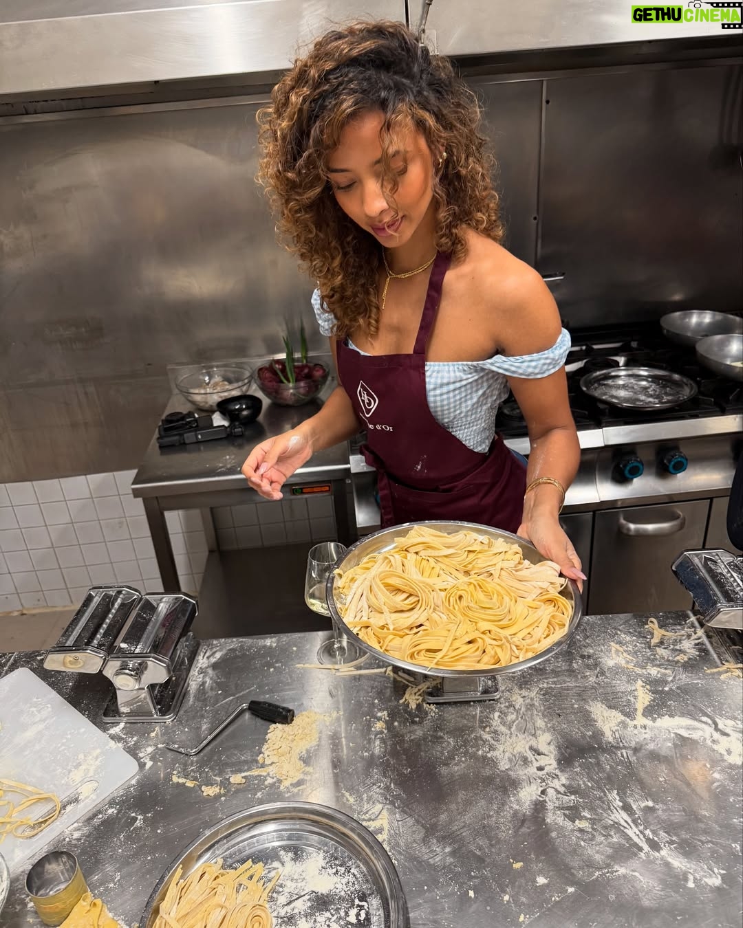 Flora Coquerel - 23.2K Likes - Italie mon amour avec @histoiredor ✨
Les bijoux de cette collection sont made in Italie. 🇮🇹
#ita_tradeagencyparigi
Collaboration commerciale