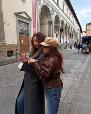 Flora Coquerel Instagram - Italie mon amour avec @histoiredor ✨

Les bijoux de cette collection sont made in Italie. 🇮🇹

#ita_tradeagencyparigi 
Collaboration commerciale