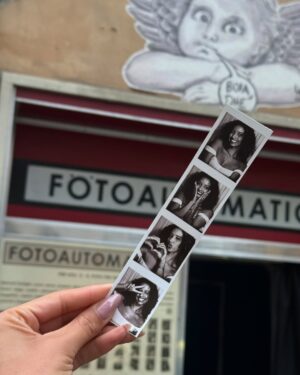 Flora Coquerel Instagram - Italie mon amour avec @histoiredor ✨

Les bijoux de cette collection sont made in Italie. 🇮🇹

#ita_tradeagencyparigi 
Collaboration commerciale