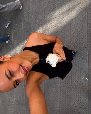 Flora Coquerel Instagram - Italie mon amour avec @histoiredor ✨

Les bijoux de cette collection sont made in Italie. 🇮🇹

#ita_tradeagencyparigi 
Collaboration commerciale