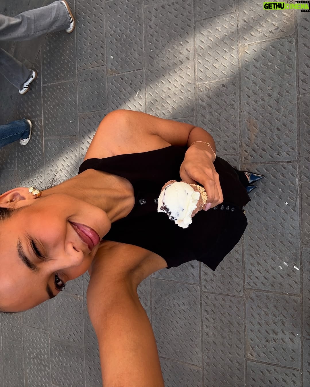 Flora Coquerel - 23.2K Likes - Italie mon amour avec @histoiredor ✨
Les bijoux de cette collection sont made in Italie. 🇮🇹
#ita_tradeagencyparigi
Collaboration commerciale