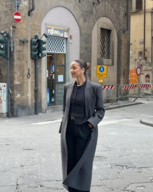 Flora Coquerel Instagram - Italie mon amour avec @histoiredor ✨

Les bijoux de cette collection sont made in Italie. 🇮🇹

#ita_tradeagencyparigi 
Collaboration commerciale