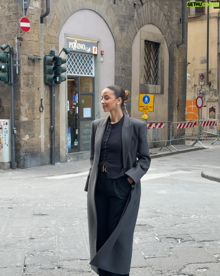 Flora Coquerel - 23.2K Likes - Italie mon amour avec @histoiredor ✨
Les bijoux de cette collection sont made in Italie. 🇮🇹
#ita_tradeagencyparigi
Collaboration commerciale