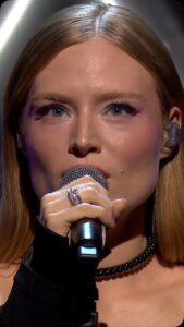 Actress Freya Ridings HD Photos and Wallpapers November 2025