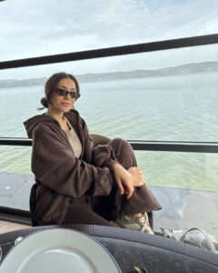 Actress Fulya Zenginer HD Photos and Wallpapers March 2025