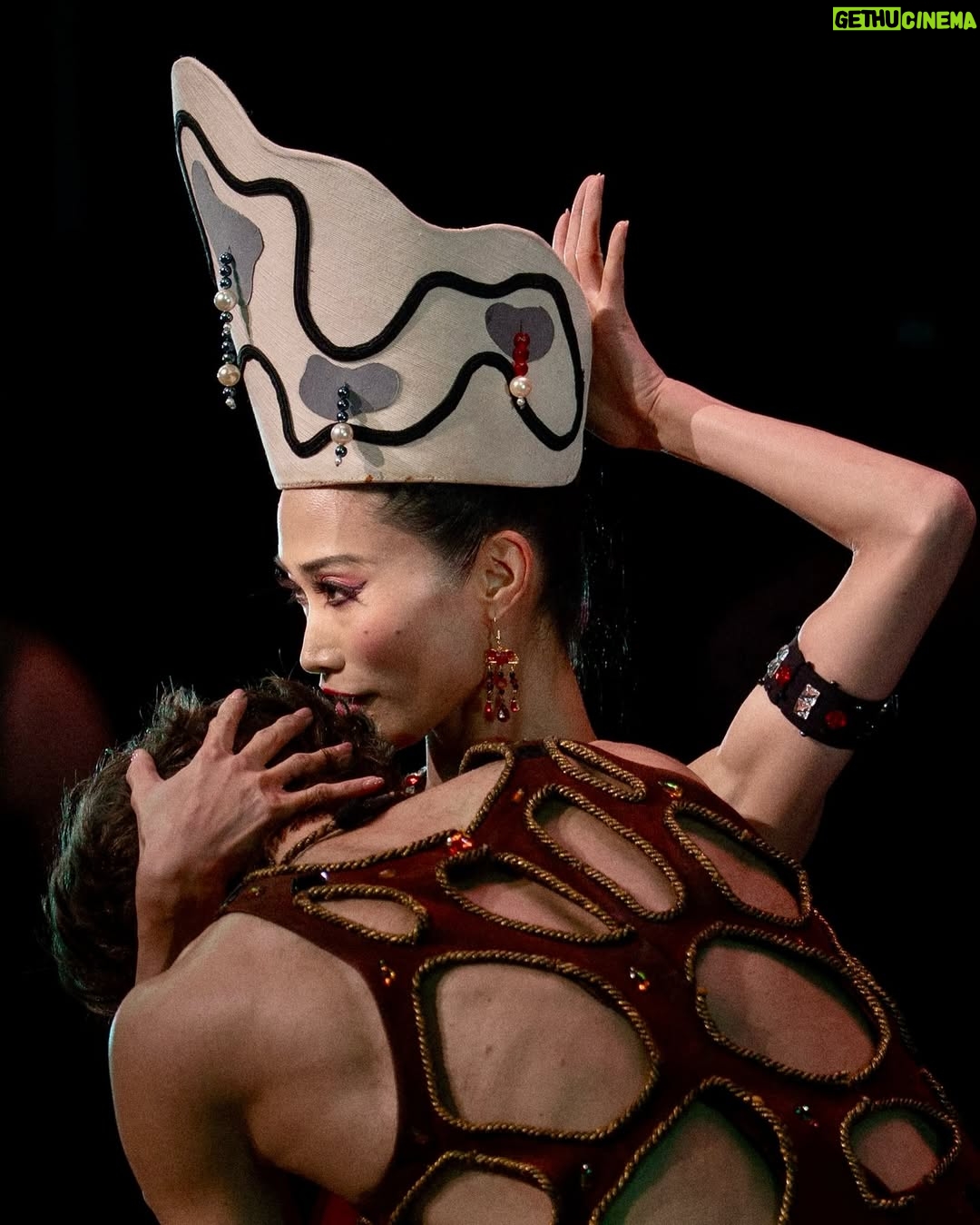 Fumi Kaneko - 15.8K Likes - Another performance of Prodigal Son by George Balanchine tonight with @leodixon21 as the title role.
To learn this iconic role from the legendary Patricia Neary for her last staging at @royalballetandopera was a true honour. 🙏💝 and thank you @leodixon21 for stepping in last minute but making the most of this short process to embrace the double debut!
And thank you to @chris_saunders_ for all the guidance 🙏
It felt like a big challenge performing Juliet, this role the Siren, and Symphony in C back to back but I’m so grateful to get to experience so many roles on stage 🙏❤️
Photos by @dancersdiary 🙏🙌
Hair and makeup by @s.a.nj.a.l.i.c.a_ 🫶🩷