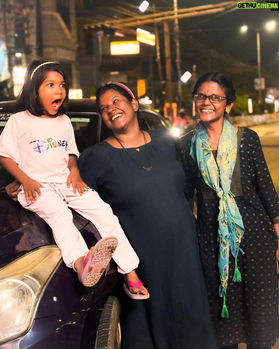 Gabriella Sellus - 53.6K Likes - Delivery ku munnadi என்னோட முதல் மகள பாக்கனும்னு நெனச்சேன் 👶 finally @srigunayazhs @lithanya_sivabalan_official thank you for the surprise trichy visit 😚