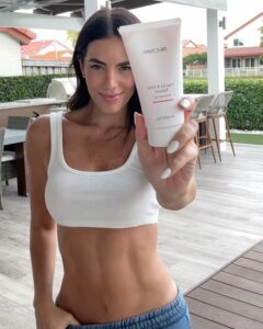 Actress Gaby Espino HD Photos and Wallpapers May 2025
