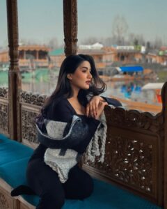 Actress Garima Chaurasia HD Photos and Wallpapers March 2025