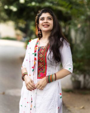 Gayathri Shan Instagram - 🤍🕊️⚡️