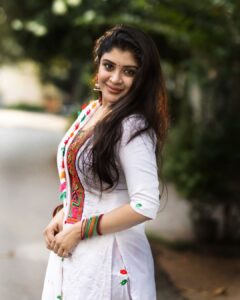 Actress Gayathri Shan HD Photos and Wallpapers September 2025