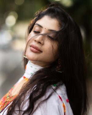 Gayathri Shan Instagram - 🤍🕊️⚡️