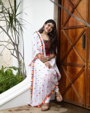 Gayathri Shan Instagram - 🤍🕊️⚡️