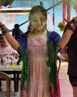 Gayathri Shan Instagram - It’s time to paint your sadness with happiness 😍
.
.
.
.

 Happy Holi 🎨🌈