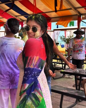 Gayathri Shan Instagram - It’s time to paint your sadness with happiness 😍
.
.
.
.

 Happy Holi 🎨🌈