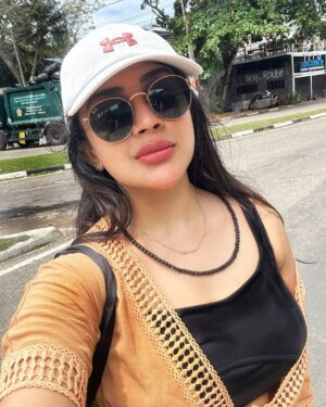 Gayathri Shan Instagram - Collect moments, not things 🫰🏖️