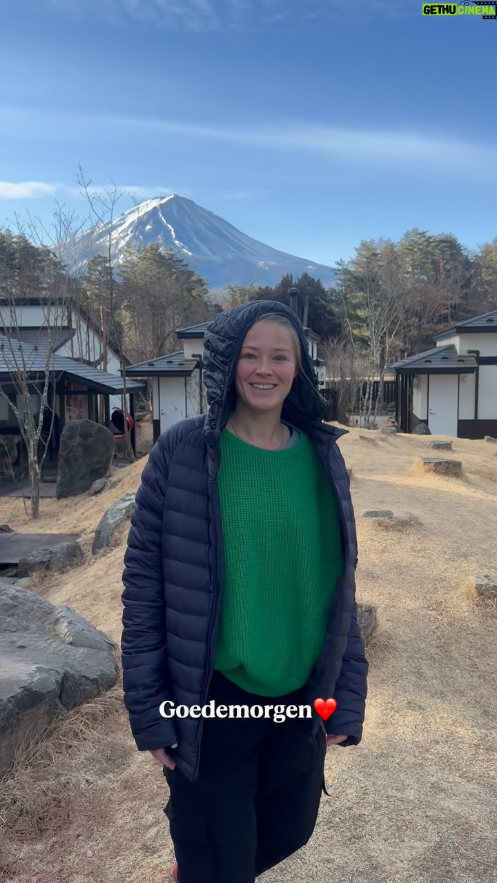 Geraldine Kemper - 3 Likes - Overnachtingstip voor bij Mount Fuji 🏔️
De heilige vulkaan in het echt zien?
Absoluut magisch. ✨ Mount Fuji stelde niet teleur.. vooral niet in combinatie met deze plek! Glamping met uitzicht op de berg, kanoën op het meer en koffie terwijl de zon opkomt.
Krakend ijs, frisse lucht en pure rust. 🌎🤍
Thanks for the #invite @gv_hanz It was perfect♥️
And thanks to @visitjapan_uk for organizing
#Japan
#Travel
#mountfuji