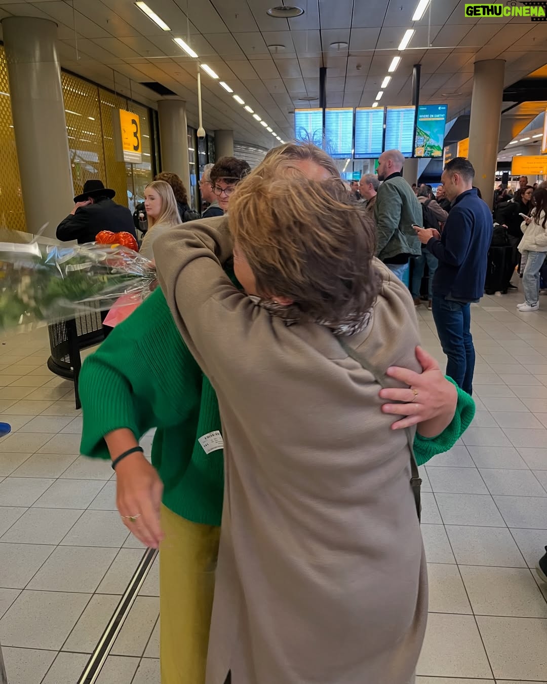 Geraldine Kemper - 3 Likes - Mama op Schiphol❤️