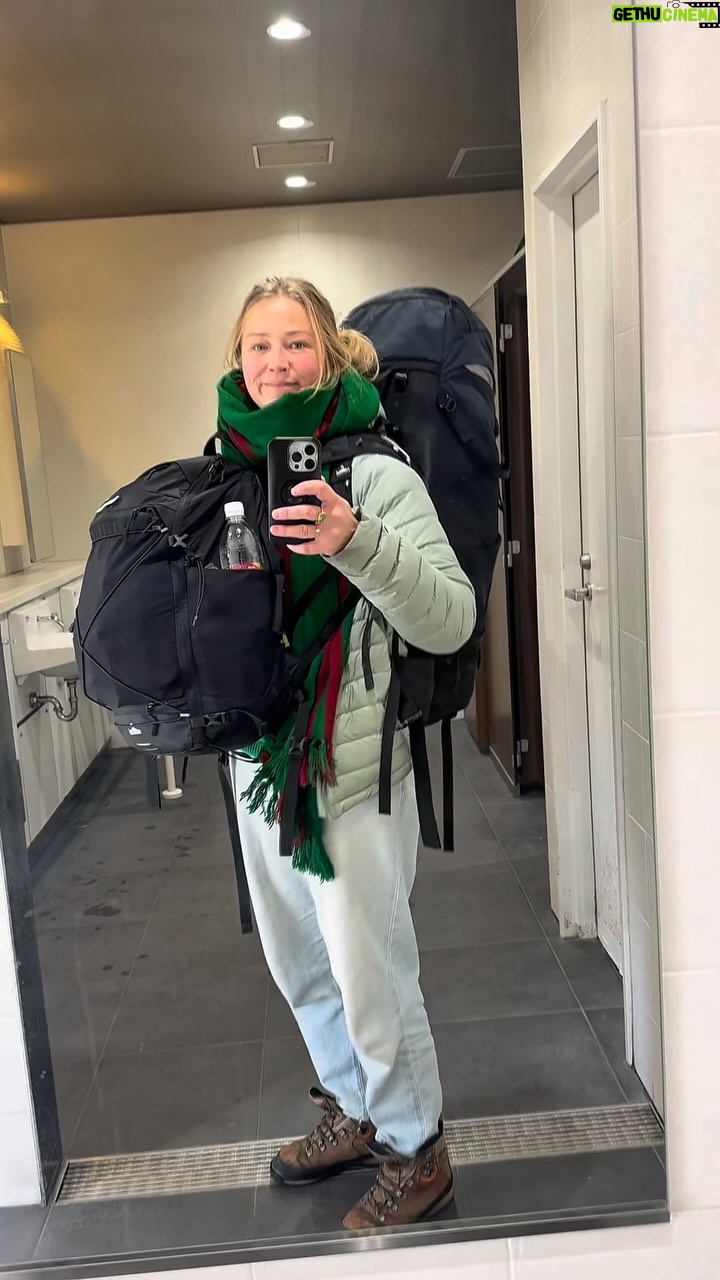 Geraldine Kemper - 3 Likes - Treinen in Japan 🚄🇯🇵
Wij hebben veel gereisd met de trein in Japan.
Super snel, efficiënt, schoon en je ziet zoveel van het land! 🇯🇵✨
Japan heeft een van de meest geavanceerde spoorwegnetwerken ter wereld.
Het kan best overweldigend zijn, vooral de grote treinstations. Maar mensen zijn ontzettend behulpzaam en helpen je graag!
✨ Shinkansen (Bullet Train)
Mega snel (320 km/u), stipt, comfortabel & veilig! Haal een JR PASS voor onbeperkt reizen (7, 14 of 21 dagen). Echt handig!
🗺️ Plan vooruit!
Grote stations kunnen ingewikkeld zijn, dus neem de tijd. En goed nieuws: je kunt heerlijk eten halen voor in de trein! Wij namen altijd een bento box of lekkere sushi mee. 🍣🚄
💺 Trein gemist? Geen stress! Je kunt op dezelfde dag of later gebruikmaken van niet-gereserveerde zitplaatsen.
⏳ Laatste treinen rijden vroeg!
De laatste Shinkansen vertrekt rond 21:00 uur, dus check de dienstregeling als je ’s avonds nog plannen hebt.
🎟️ Boek je tickets online!
E-tickets voor belangrijke routes, geen gedoe met kaartautomaten of taalbarrières.
Zou jij Japan per trein verkennen? 🚉💨
Thanks @japanexperience_en for the JR passes and all the help. #gifted
#travel
#japan
#jrpass