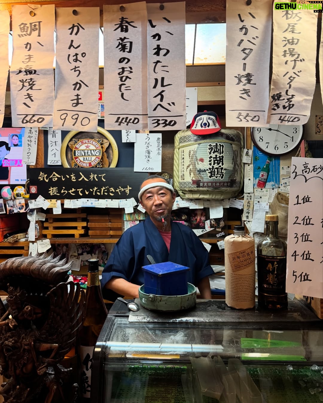 Geraldine Kemper - 3 Likes - Japan♥️
Wat een fantastische trip door Japan tot nu toe♥️
Van snowboarden in de bergen tot tempels bezoeken in Nagano.
Heerlijk eten en sake drinken.
De vlag hing voor ons uit in een hotel in Nagano. En we kregen een persoonlijke tour door de Zenko-jo tempel.
Thanks @iiyama_tourism en @nagano_japan 🌸
En @hopscotchtourismnl ♥️
#travel
#japan
#sommigeverblijvengekregenhiephoi