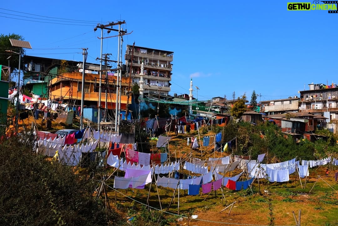 Geraldine Kemper - 3 Likes - Meer fotos van deze fantastische trip door India. Nog een beetje uit Karnataka. Maar..
Binnenkort meer over Meghalaya en Assam
staten in het Noord Oosten van India 🌎🌴💚 weer met de motor♥️
..en ik zal jullie meenemen naar het grootste Religieuze Festival ter wereld.
Maha Kumbh ♥️