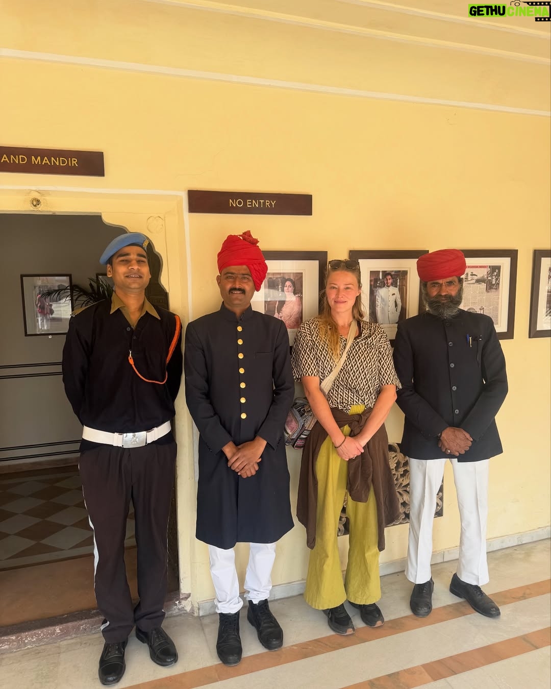 Geraldine Kemper - 3 Likes - Het laatste deel van onze reis door India. Rajasthan.
Binnenkort zal ik hier een filmpje posten.
Maar het was magisch.
Jaipur
Pushkar
Udaipur
Ranakpur
#india
#rajasthan
