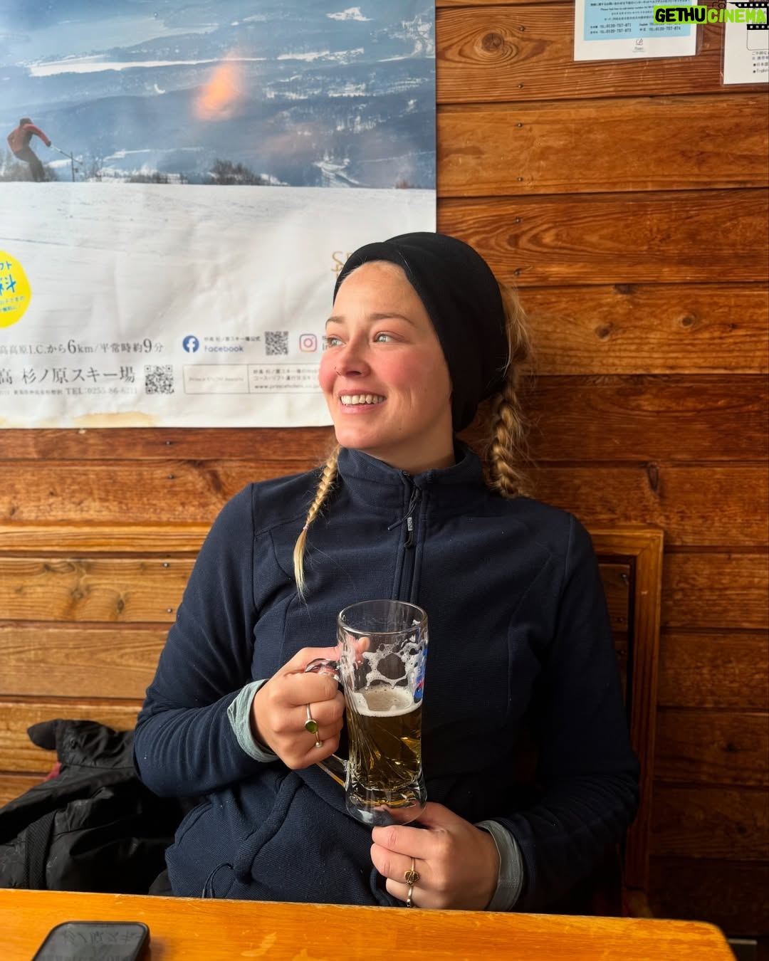 Geraldine Kemper - 3 Likes - Japan♥️
Wat een fantastische trip door Japan tot nu toe♥️
Van snowboarden in de bergen tot tempels bezoeken in Nagano.
Heerlijk eten en sake drinken.
De vlag hing voor ons uit in een hotel in Nagano. En we kregen een persoonlijke tour door de Zenko-jo tempel.
Thanks @iiyama_tourism en @nagano_japan 🌸
En @hopscotchtourismnl ♥️
#travel
#japan
#sommigeverblijvengekregenhiephoi