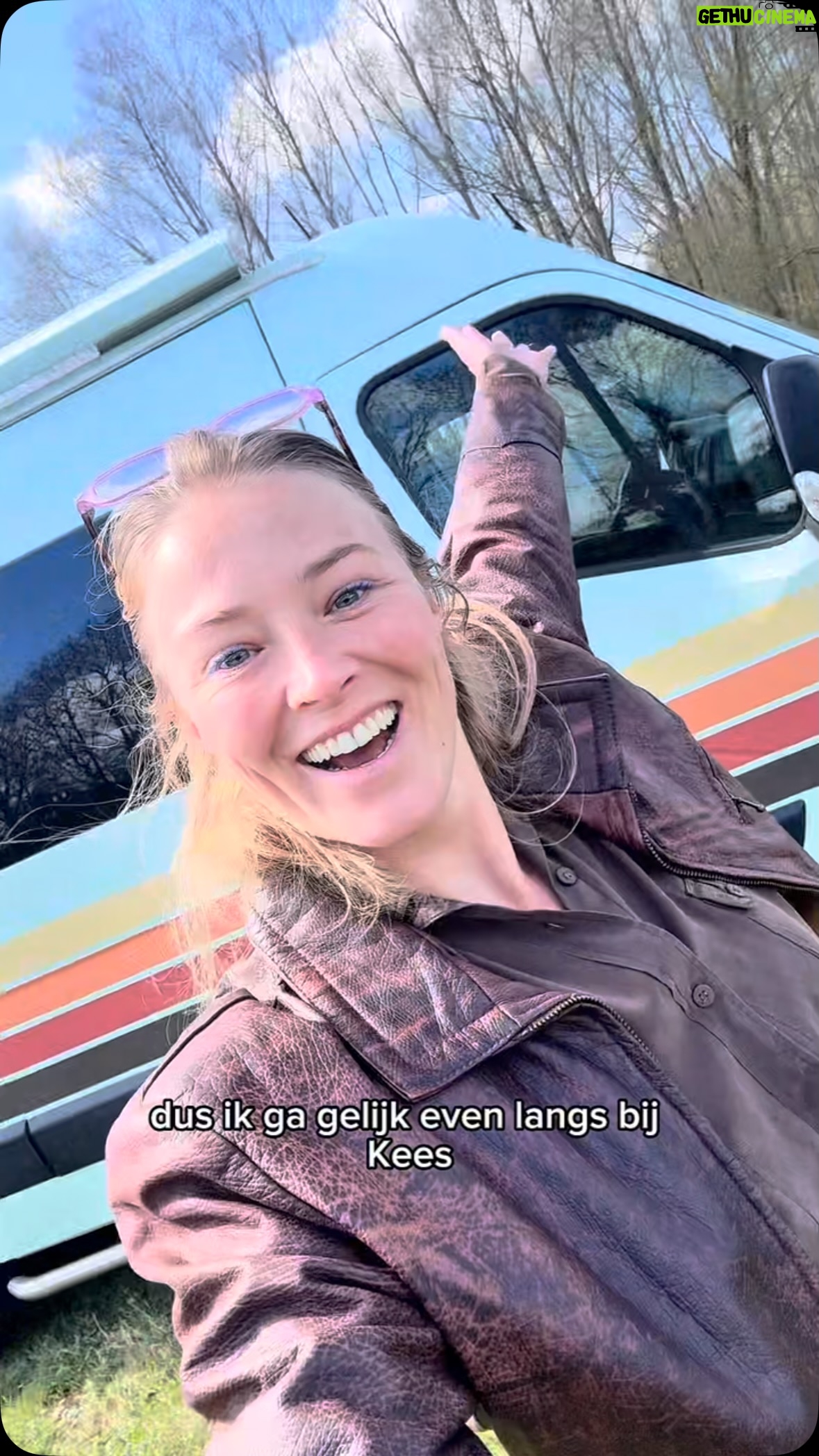 Geraldine Kemper - 3 Likes - Weer in Nederland 🇳🇱
Dus even langs Kees.
2 nieuwe items voor de Camper.
- 2e hands retro stoeltje
- Nieuw wasbaar dekbed van @zelesta.nl
WINACTIE♥️
Super handig om het hele dekbed in de was te toen. Veel hygiënischer!
Ze hebben veel verschillende modellen en kleuren!
Er zijn verschillende soorten stoffen, vullingen en maten. Voor op de camping (zoals ik) of thuis.
Zoals het dekbed in mijn camper, met 2 verschillende kleurige kanten.
Maar ook een 4 seasons dekbed. Met twee lagen.
En de dekbedden zijn ook nog eens anti-allergeen!
Wil je een dekbed naar keuze winnen?
Laat weten in de poll welke kleur je het leukste vindt. En laat in comments weten welke kleur jij zou willen in je huis/camper/tent.
Ik heb ook een kortingscode: GERALDINE20
niet geldig op andere lopende acties. ♥️