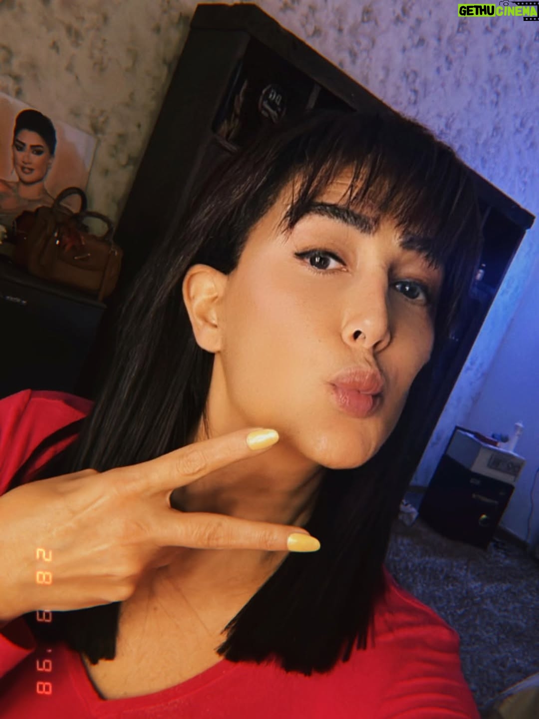 Ghada Abdel Razek - 3 Likes - I changed my hair colour 👸🏻👸🏻…. Because of something important … But unfortunately I failed 😞😞… Sorry .. anyway you like the colour or no 😂😂😎😎…. حبيتو اللوك ولا لا …