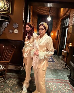 Ghada Abdel Razek Instagram - شباب أمرأه ❤️❤️❤️❤️…. @yasmineeissa .. @zeinaelnaggar .. @amr.wahbaaa .. @yousseffomar1 .. @ahmedhassan.director .. 🙏🏻🙏🏻🙏🏻🙏🏻🙏🏻🙏🏻🙏🏻🙏🏻🙏🏻🙏🏻… @ashraf_gaberr @mohamed_soliman86 🙏🏻 .. @jorybakrofficial 🙏🏻