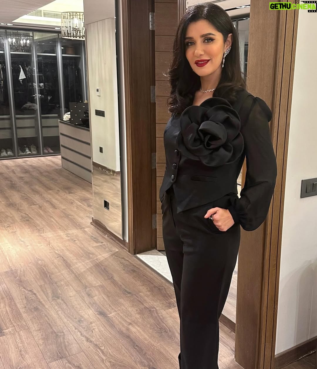 Ghada Adel - 82.9K Likes - It was a pleasure attending yesterday’s Event powered by Saudi Arabia 🇸🇦 Egypt 🇪🇬 it was an amazing night.
Stylist : @maissaazab @sahar.m.azab
Makeup : @makeupby_sherri
Hair : @maikel_abdo
Pants & Vest : @__mamzi__
Jewellery : @glamour.jewellery