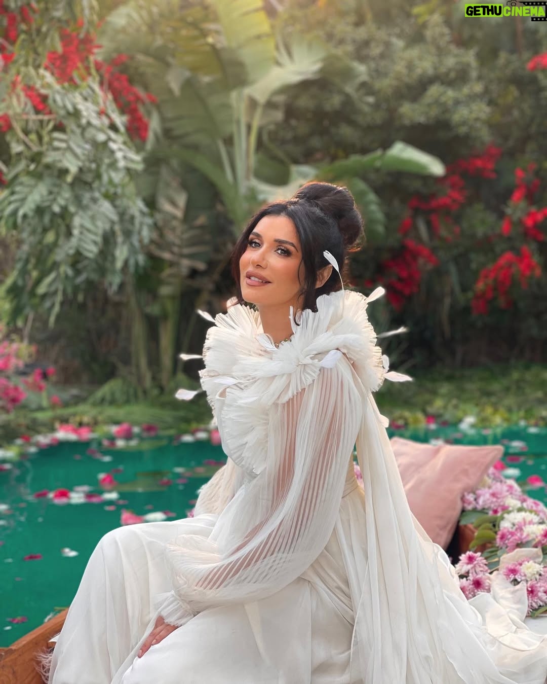 Ghada Adel - 47.2K Likes - Here’s to the first makeup look in “The MarQ” Ramadan Ad. with my love ,the magnificent @ghadaadel1 🤍🕊️
#wedyanmohy#celebritymakeupartist