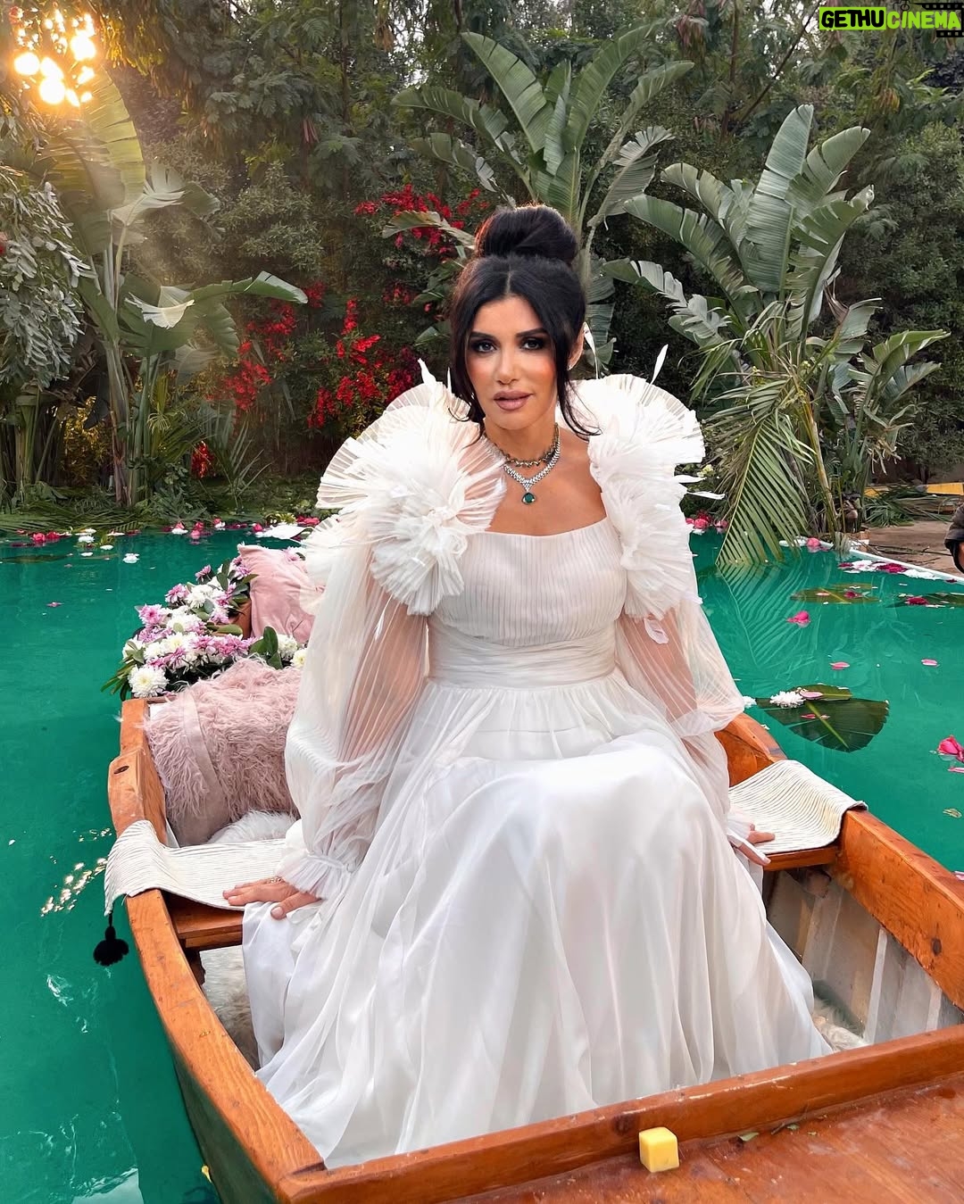Ghada Adel - 47.2K Likes - Here’s to the first makeup look in “The MarQ” Ramadan Ad. with my love ,the magnificent @ghadaadel1 🤍🕊️
#wedyanmohy#celebritymakeupartist