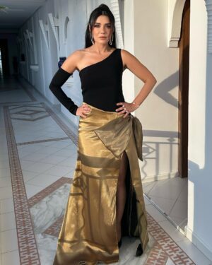 Ghada Adel Instagram - سعيده جدا جدا بتكريمي في مهرجان تطوان العريق 🙏🙏 شكرا  ده شرف كبير ليا
@festivalcinematetouan 
Special thanks to my amazing team 
Dress : @anippeofficial 
Styling by : @nadakhedrr 
Jewellery: @dimajewellery 
Makeup: @madihabenyahia 
Hair : @coindesprincessess